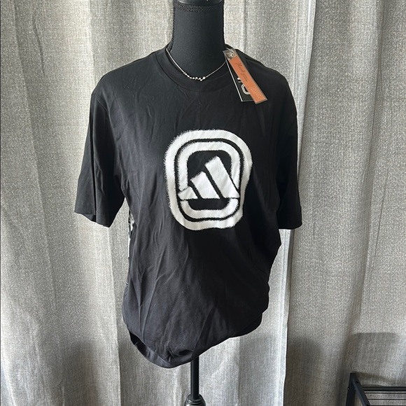 Adidas Black and White Short Sleeve Tees Graphic Design - Picture 1 of 6